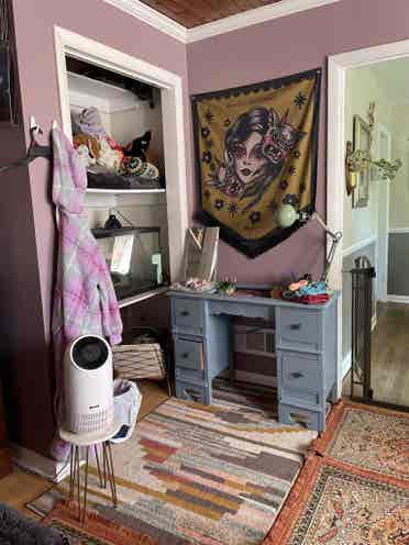 Bedroom w/ private entrance, 1bath
