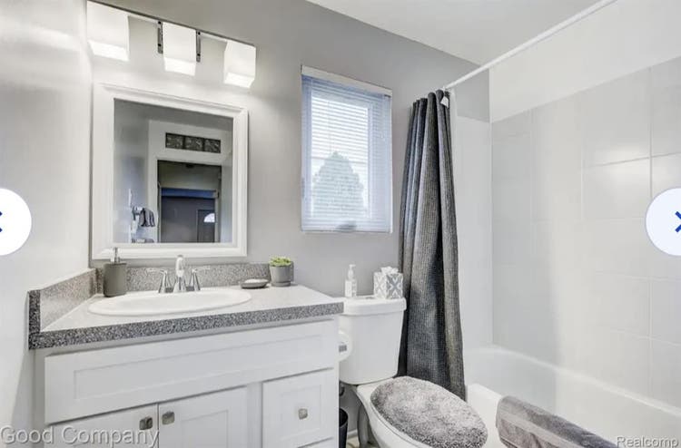 Tenant wanted for entire townhouse
