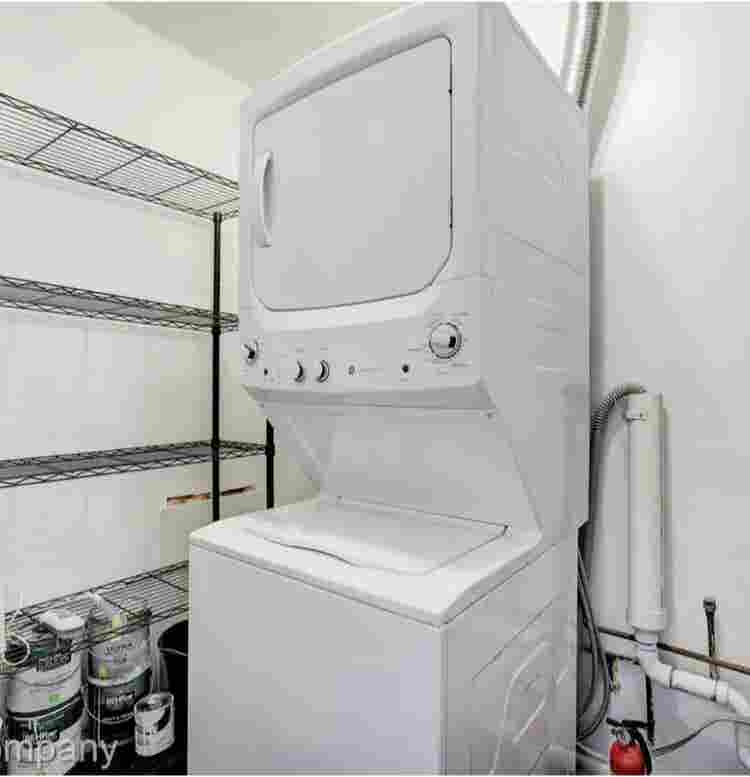 Tenant wanted for entire townhouse