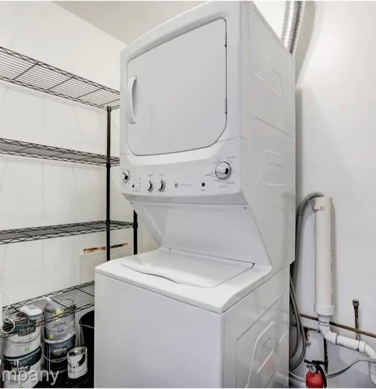 Tenant wanted for entire townhouse
