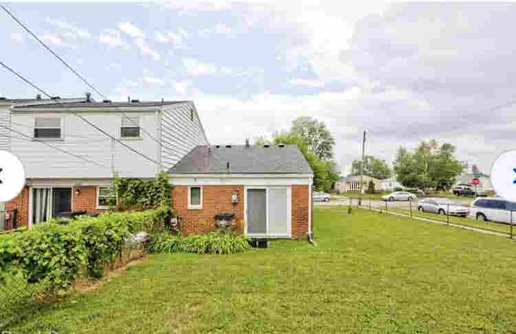 Tenant wanted for entire townhouse