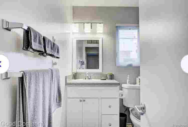 Tenant wanted for entire townhouse