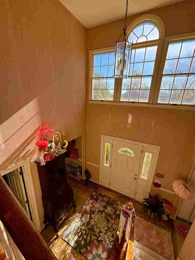 Female seeking female housemate