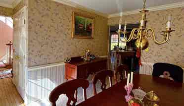 Female seeking female housemate