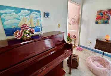 Female seeking female housemate