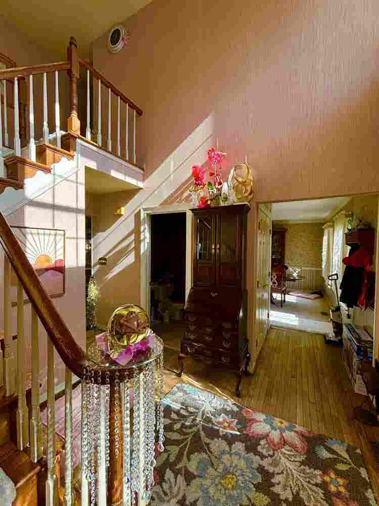 Female seeking female housemate