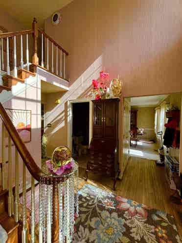 Female seeking female housemate