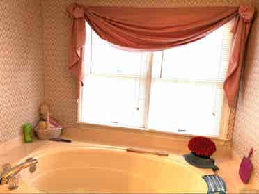 Female seeking female housemate
