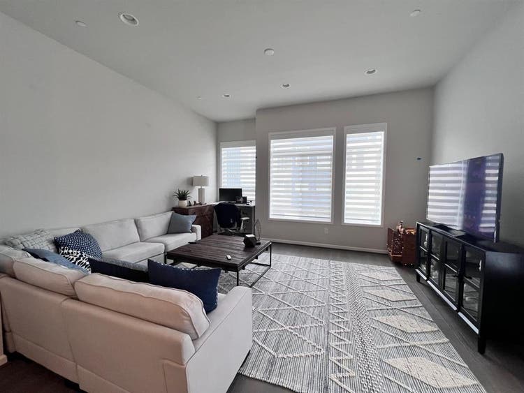 Fully furnished private room