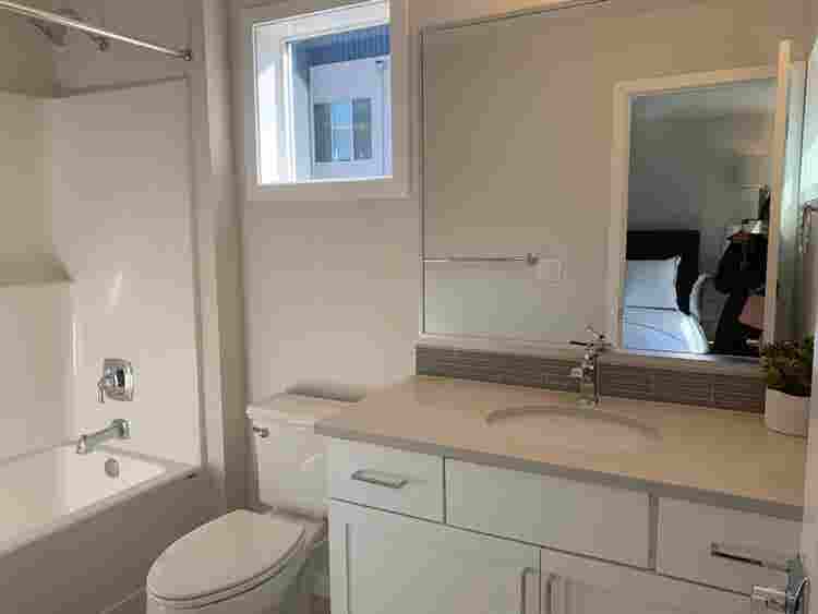 Fully furnished private room