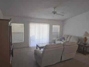 Bedrooms(s) for rent