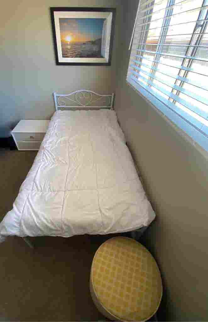 Shared room near the bay