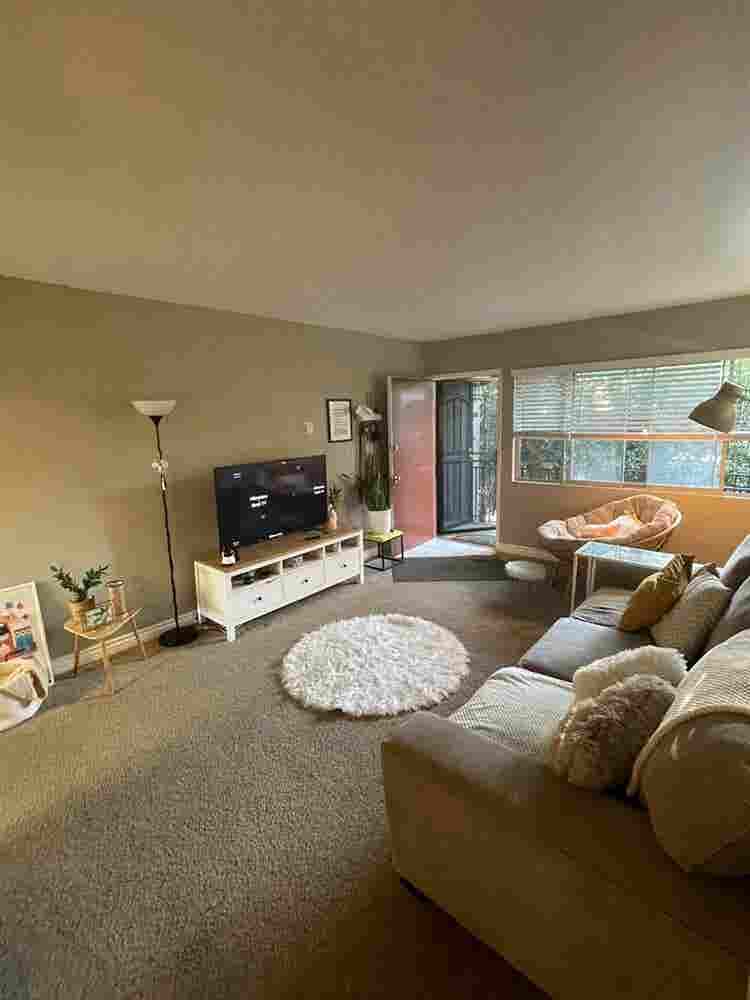 Shared room near the bay