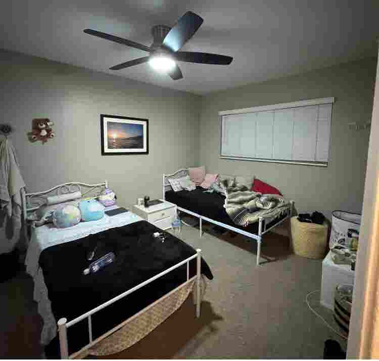 Shared room near the bay