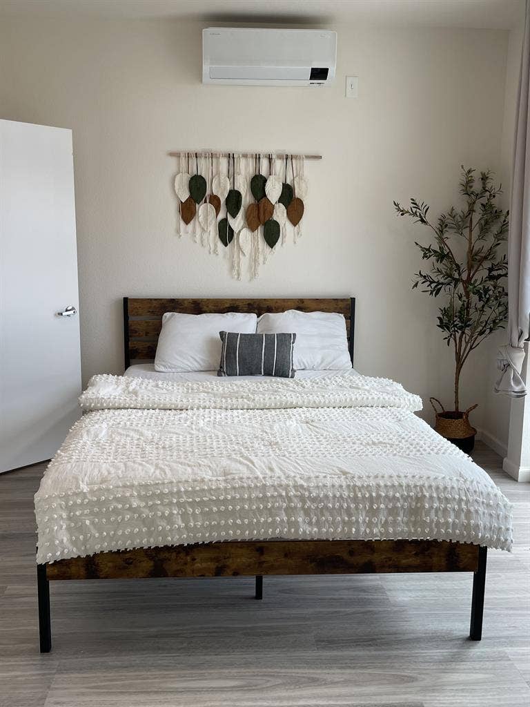 1Bed Berkeley Apt – Fully Furnished