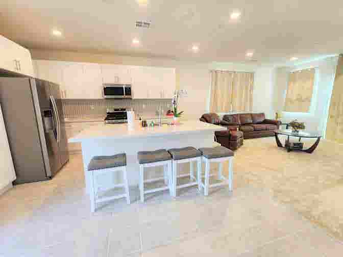 Brand New Ensuite - Positive vibes