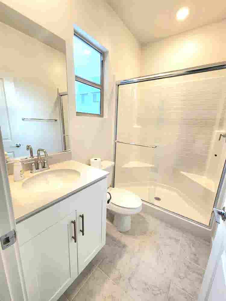 Brand New Ensuite - Positive vibes
