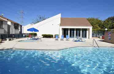 🏡 Room Available in Oceanside!