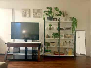 🏡 Room Available in Oceanside!