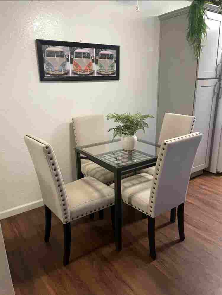 🏡 Room Available in Oceanside!