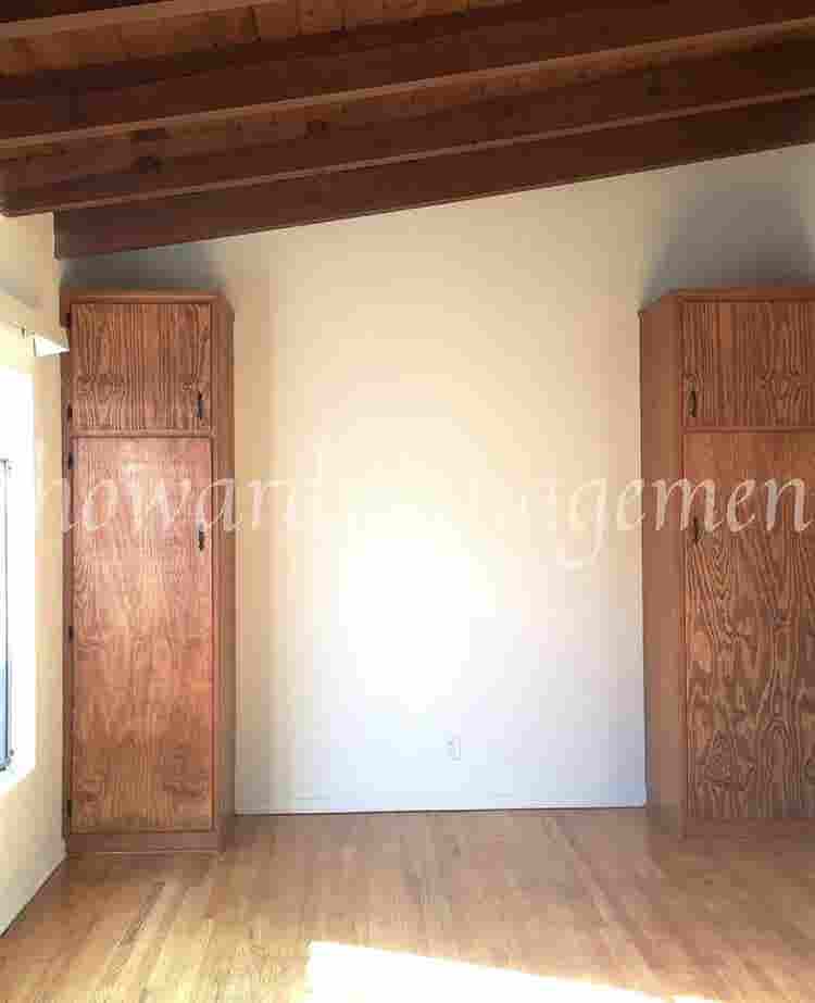 Bungalow style unit with fenced