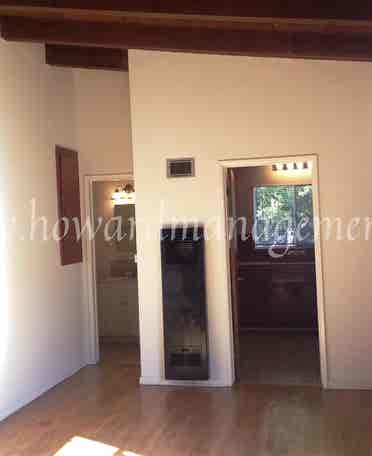 Bungalow style unit with fenced