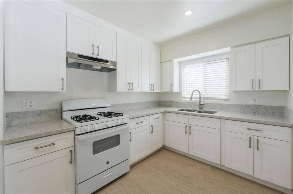 Modern Living! Trendy Highland Park