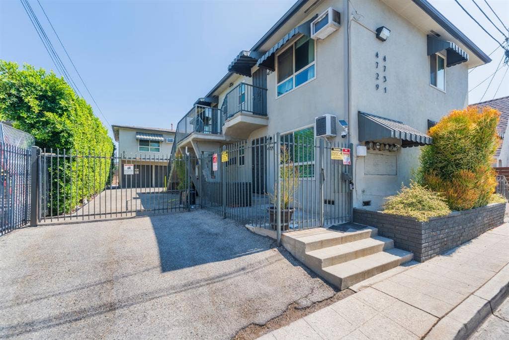 Modern Living! Trendy Highland Park