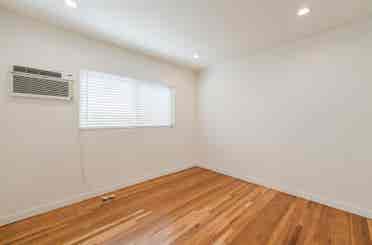 Modern Living! Trendy Highland Park