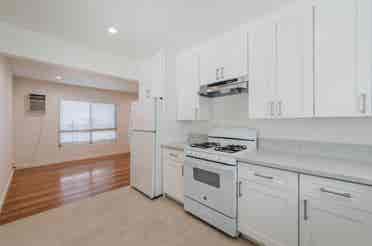 Modern Living! Trendy Highland Park