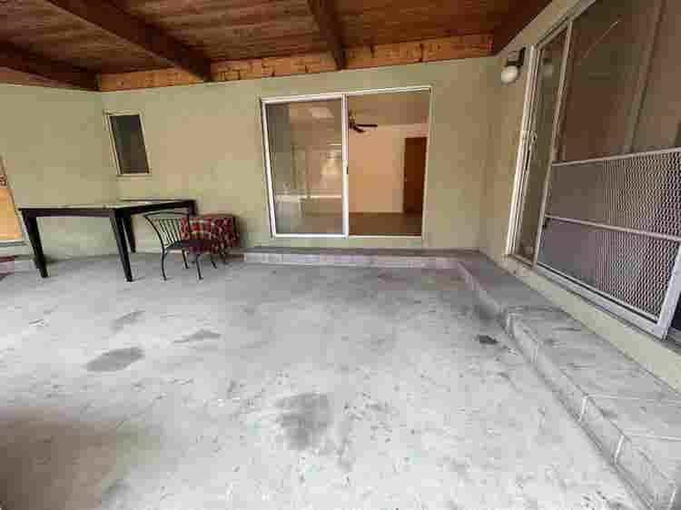 Private entrance room