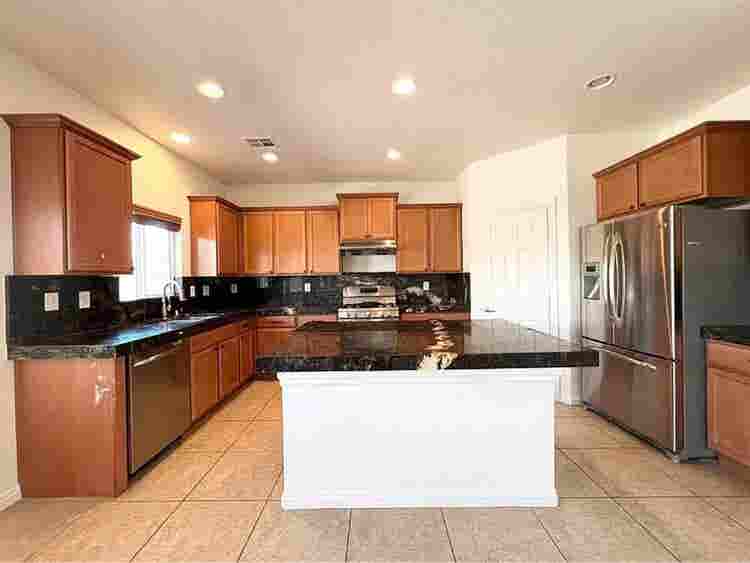 1 room furnished or unfurnished