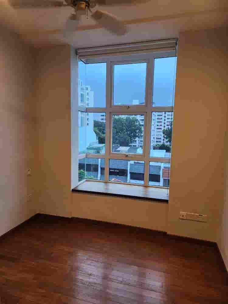 Common Room w Private toilet