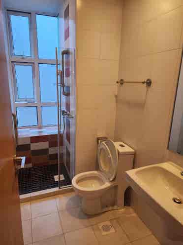 Common Room w Private toilet