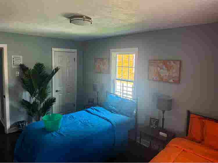 Private/shared rooms for rent