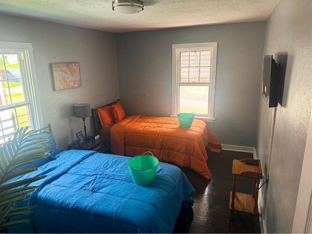 Private/shared rooms for rent
