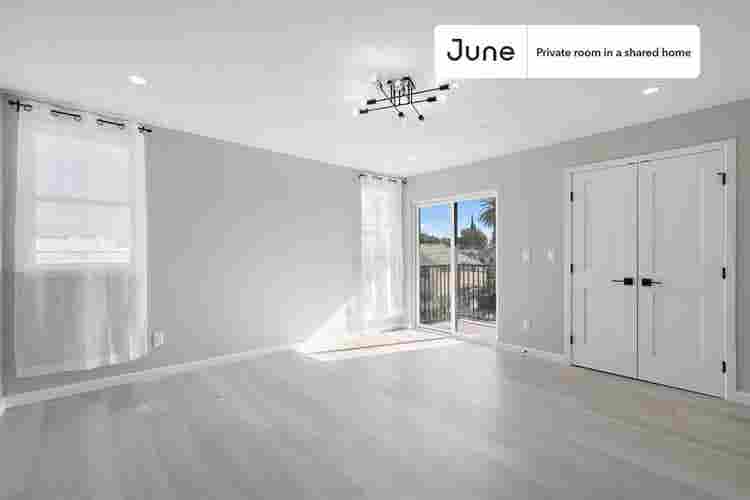 5 BR in Los Angeles