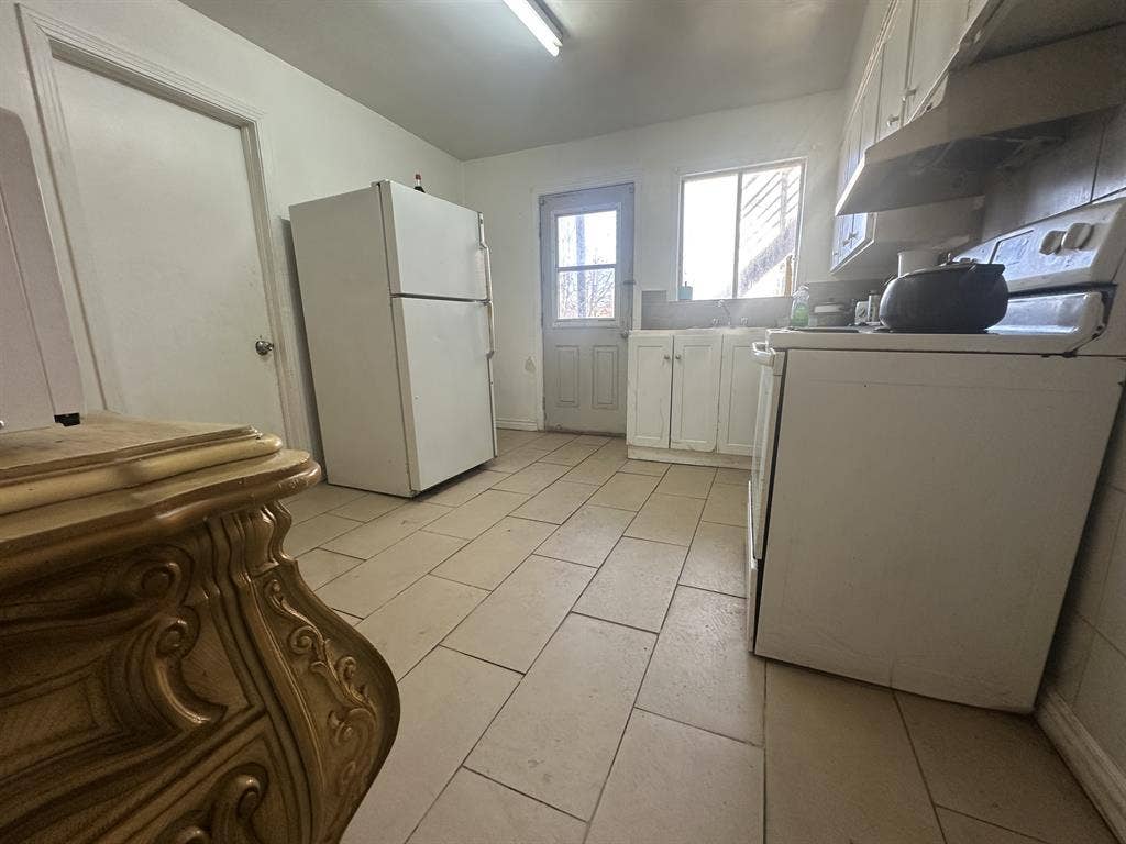 Private Room Metro Plamondon