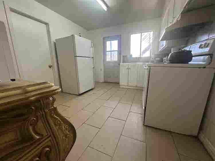 Private Room Metro Plamondon
