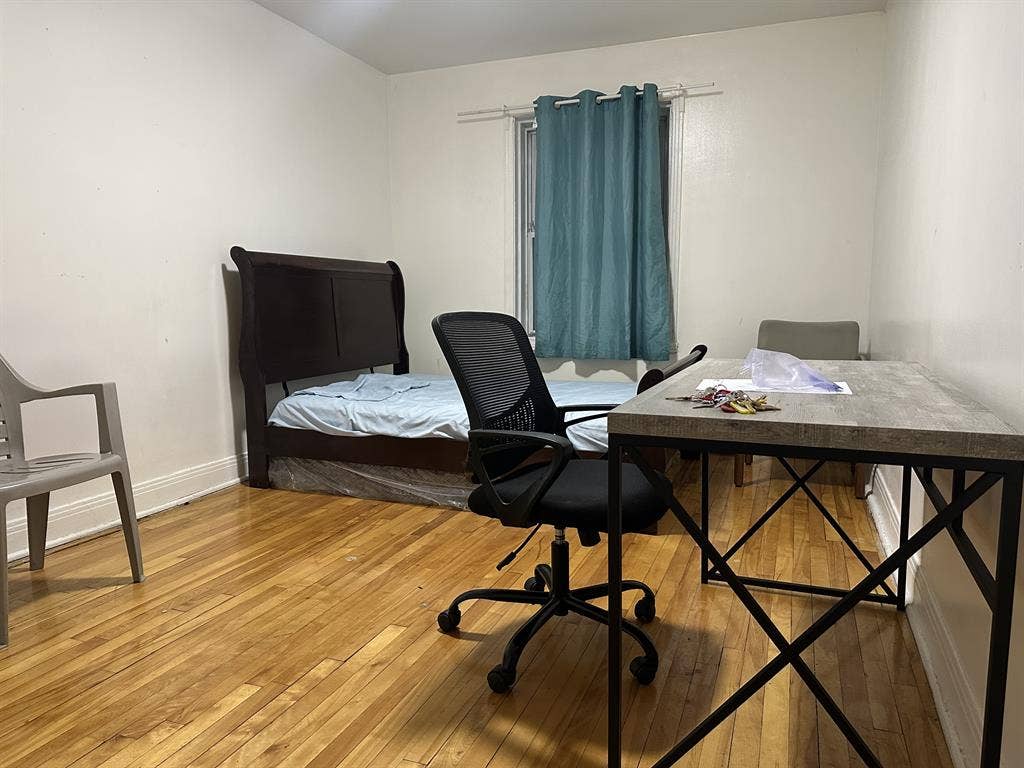 Private Room Metro Plamondon