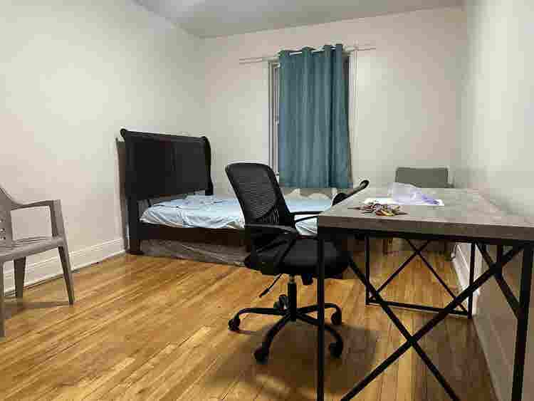 Private Room Metro Plamondon