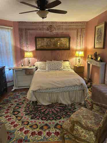 Cozy, pretty, close to hospitals