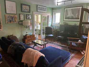Cozy, pretty, close to hospitals