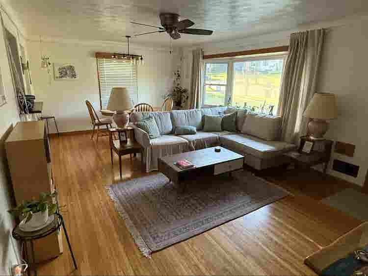 Looking for  
roommates