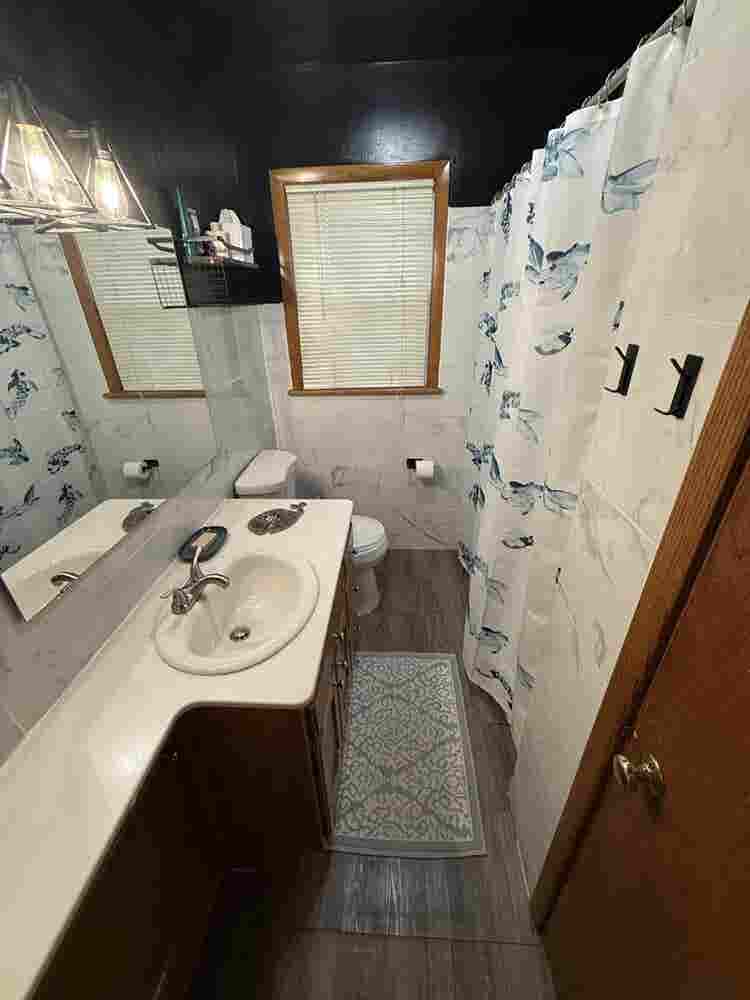 Looking for  
roommates