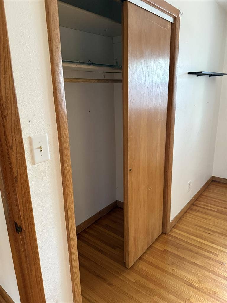 Looking for  
roommates