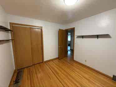 Looking for  roommates