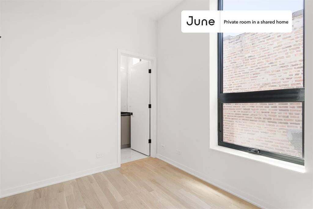 4 BR in Chicago