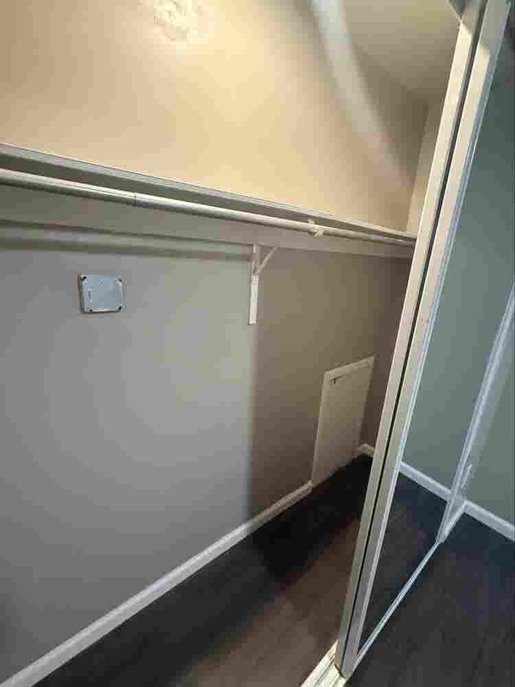 Room available -  bath house