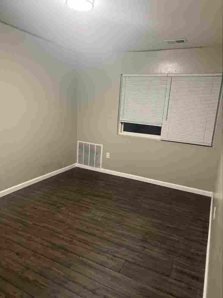 Room available -  bath house